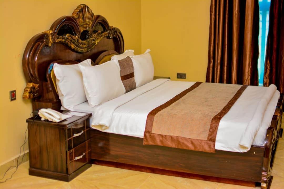 Wetland Hotel Ughelli Exterior photo