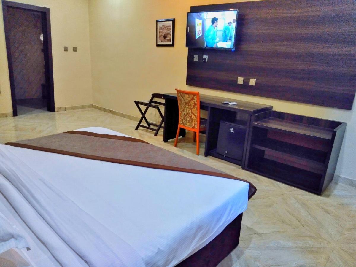 Wetland Hotel Ughelli Exterior photo