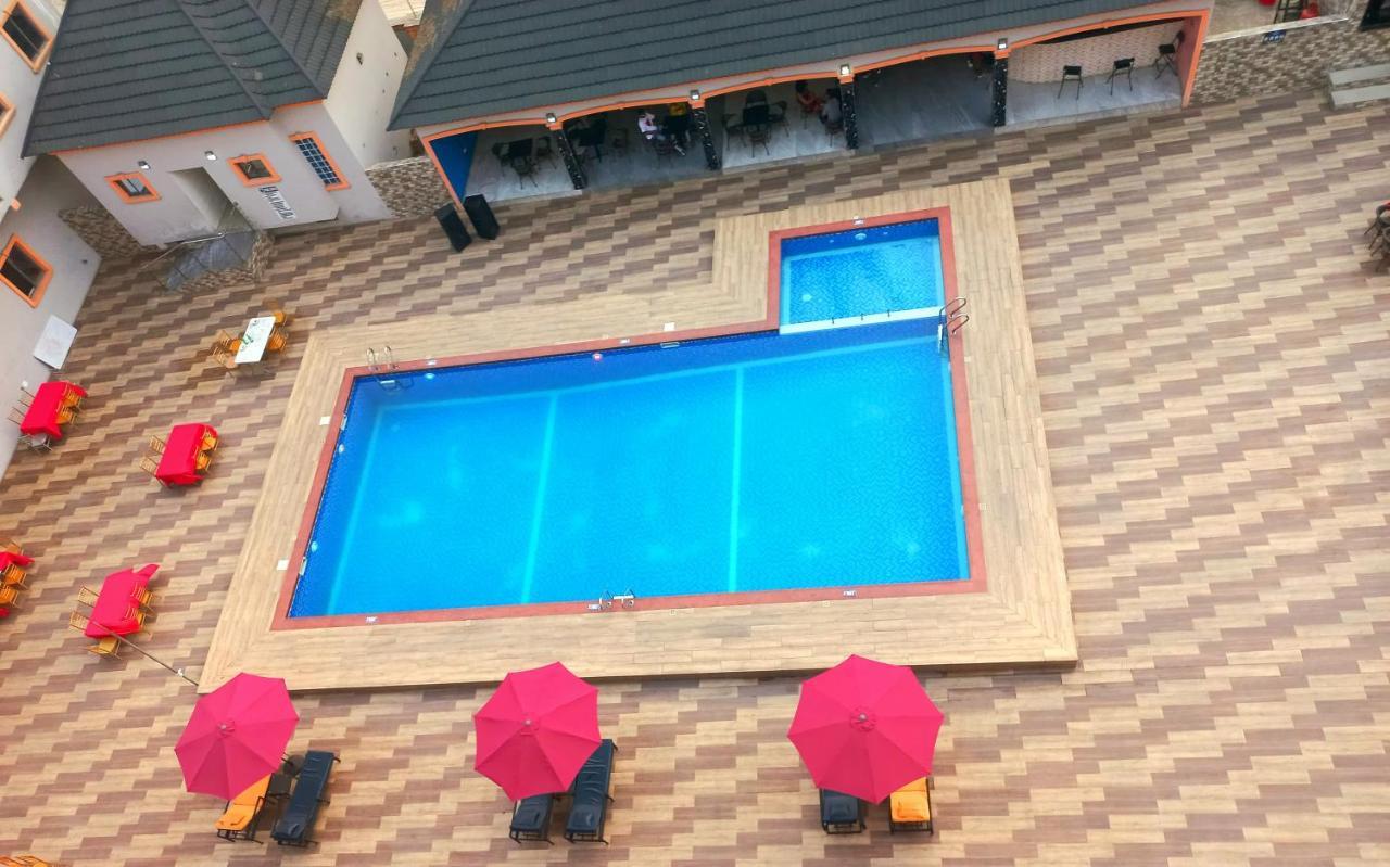 Wetland Hotel Ughelli Exterior photo